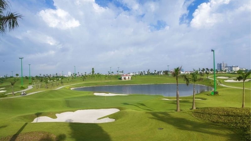 Sân golf Long Biên