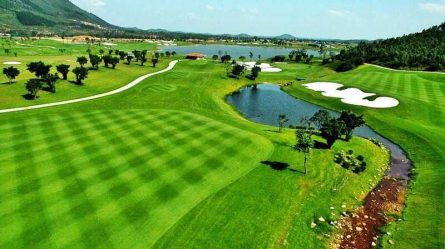Sân golf Tam Đảo được thiết kế đúng tiêu chuẩn quốc tế