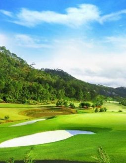 Cảnh quan tuyệt đẹp của sân golf Vietnam Golf Country Club