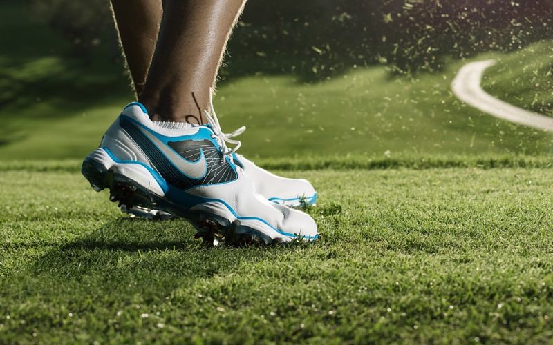 Bạn nên lưu ý thiết kế phần đinh giày khi lựa chọn giày chơi golf Bạn nên lưu ý thiết kế phần đinh giày khi lựa chọn giày chơi golf