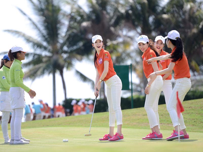 Thương hiệu thời trang golf Nike được nhiều người ưa chuộng