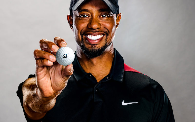 Đại diện thương hiệu của hãng bóng golf Bridgestone - Tiger Woods
