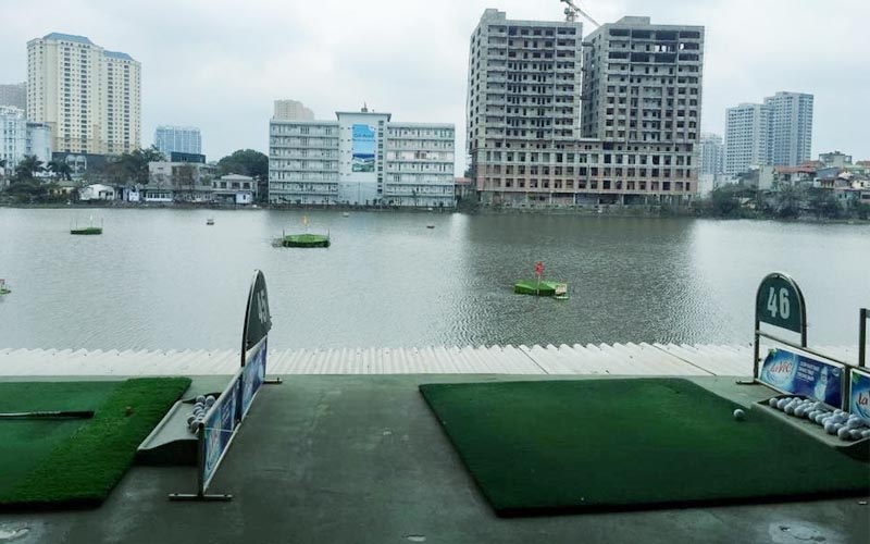 Sân tập golf Lê Văn Lương là điểm đến được nhiều golfer yêu thích