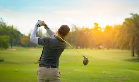 Găng tay chống nắng chơi golf với thiết kế đặc biệt giúp bảo vệ tối đa bàn tay và phần cánh tay