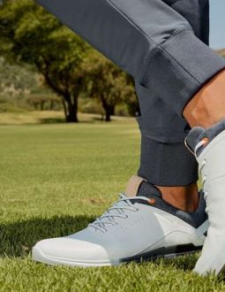 Giày golf cũ Ecco có chất lượng như mới được sản xuất từ chất liệu hàng đầu và ứng dụng công nghệ sản xuất hiện đại