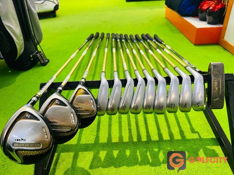 Sử dụng gậy gôn cũ giúp tiết kiệm nhiều chi phí, và tạo điều kiện trải nghiệm nhiều bộ gậy cho golfer