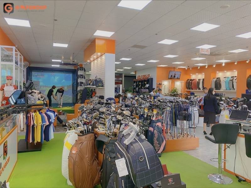 Cửa hàng kết hợp với phòng golf 3D trải nghiệm gậy