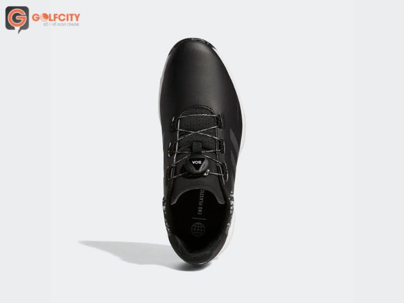Sản phẩm nằm trong BST các loại giày được làm từ chất liệu tái chế