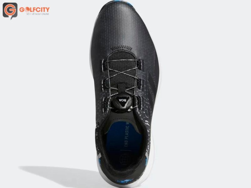 Giày golf Adidas được sản xuất với 50% nguyên liệu tái chế