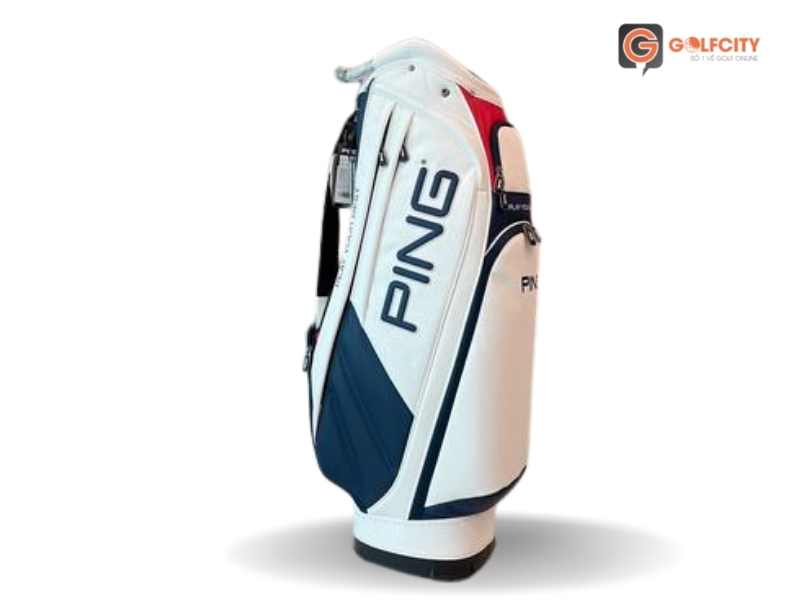Loại túi chuyên dụng để thuận tiện cho việc vận chuyển và bảo vệ bộ gậy golf