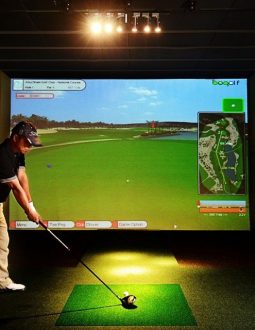 IGA kết hợp thêm những buổi học tại phòng golf 3D