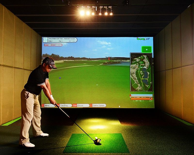 Theo học tại IGA, học viên sẽ được trải nghiệm những cú đánh tại phòng golf 3D