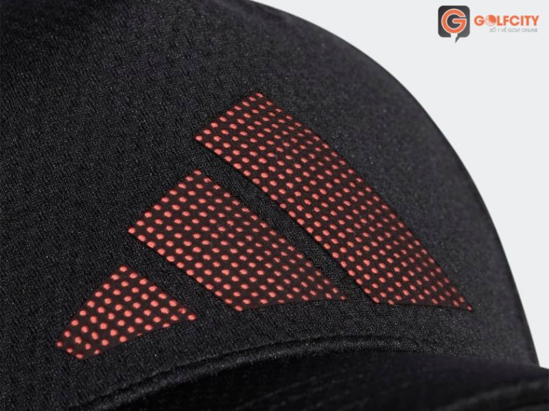 Logo Adidas chấm bi chuyển màu
