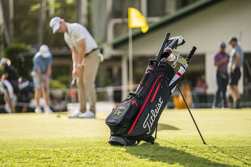 Golfer nên chọn túi golf phù hợp với thói quen mang đồ khi ra sân 