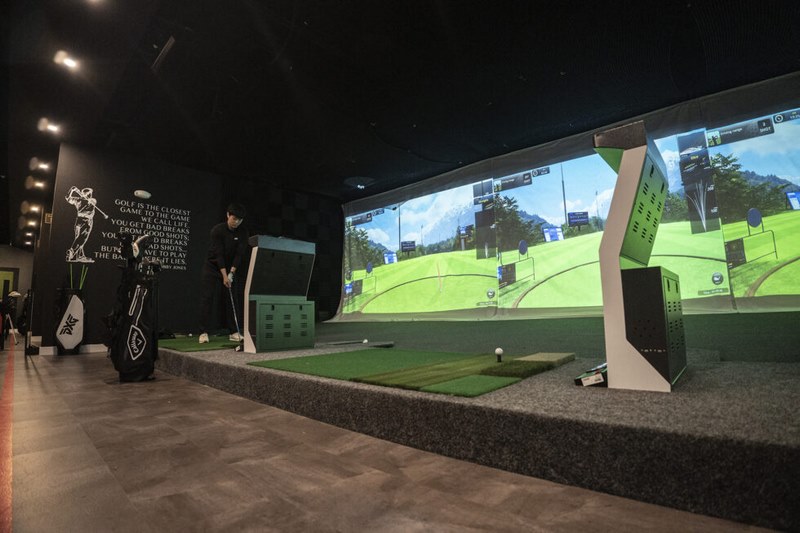 Máy tập golf 3d GTR thích hợp cho các dự án lắp đặt phòng golf để kinh doanh