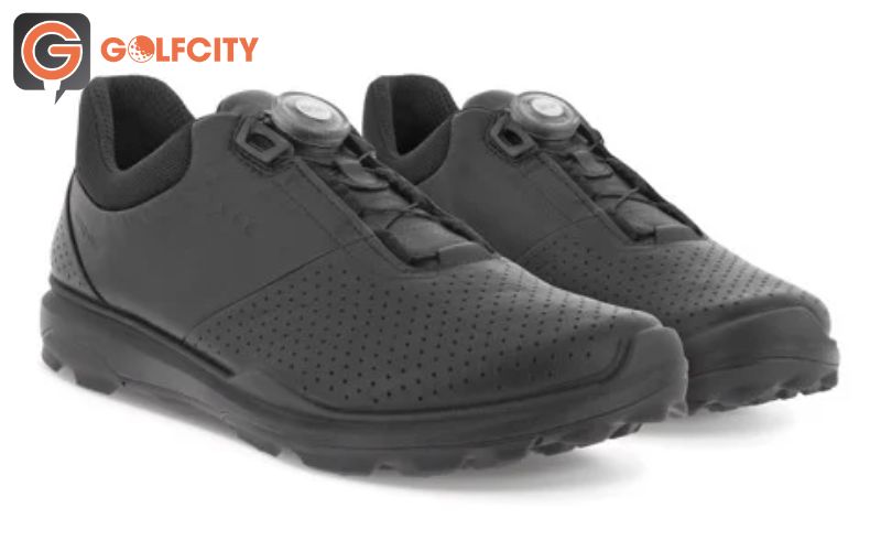 Giày Ecco Biom Hybrid 3 Black là sự lựa chọn hàng đầu của nhiều golfer nam