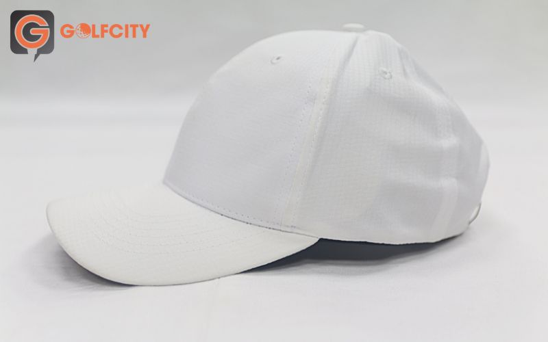 Mũ golf nam Charly thêu sườn màu trắng VT006139 được thiết kế theo tiêu chuẩn hoàng gia Anh 