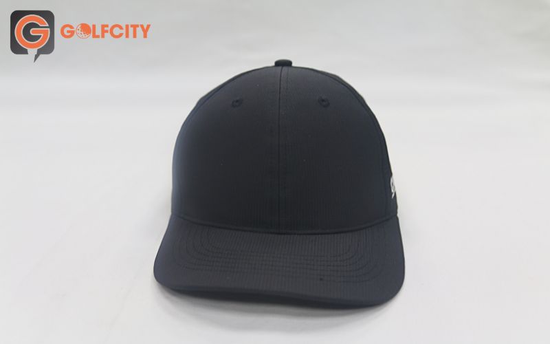 thiết kế đơn giản tinh tế của mũ nam charly thêu sườn màu đen