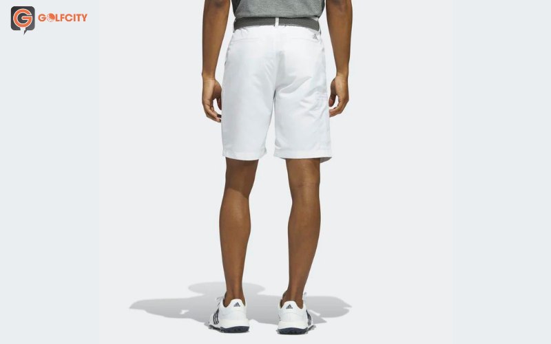 Quần golf short nam Adidas IA5455 trắng được làm từ vải dobby với thành phần 100% polyester tái chế góp phần bảo vệ môi trường