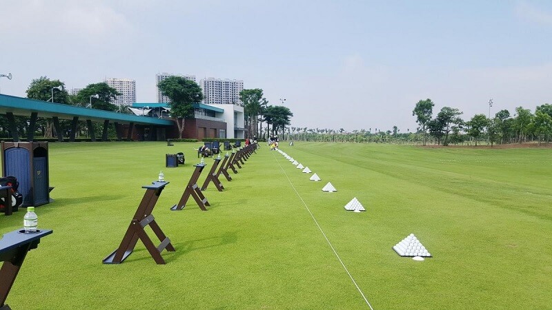 Sân tập golf Phương Đông được thiết kế theo tiêu chuẩn quốc tế