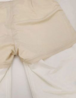 hình ảnh quần sooc nam lecoq QGMVJD51 màu trắng