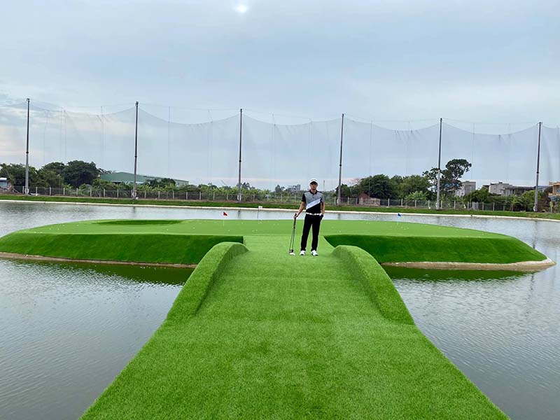 Sân golf Quang Long với thiết kế độc đáo ngay cạnh dòng sông Nam Định