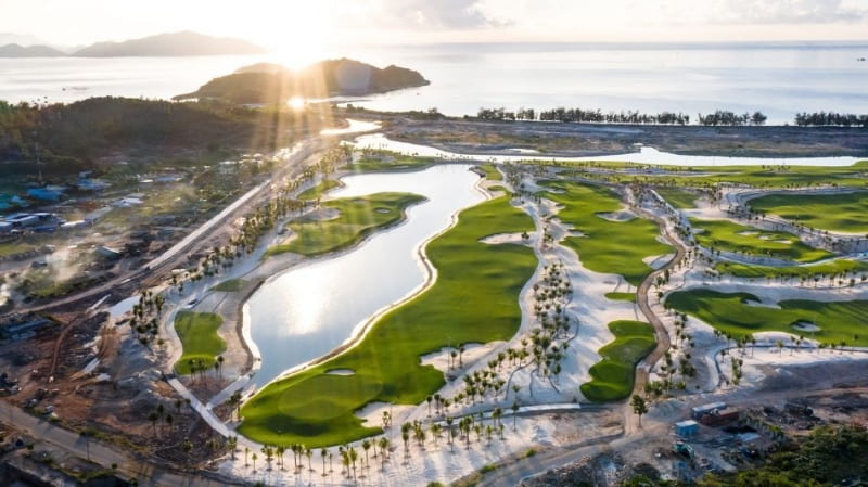 Sân golf Nara Bình Tiên sở hữu vị trí thuận lợi