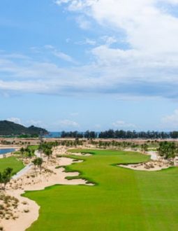 Nara Bình Tiên Golf Club sở hữu sân tập golf chuyên nghiệp