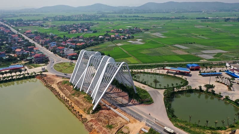 Là dự án sân golf lớn nhất Quảng Ninh nên tại đây cũng được đầu tư dịch vụ đẳng cấp