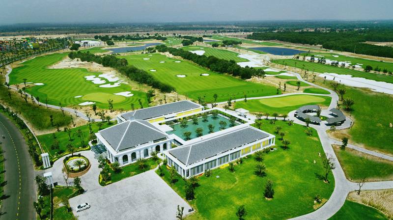 Toàn cảnh sân golf Vinpearl Resort & Golf Nam Hội An