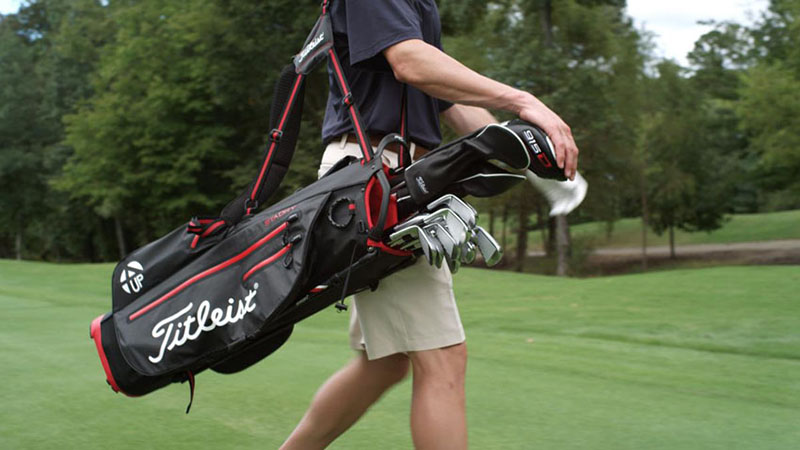 Túi đựng gậy golf được sử dụng để đựng gậy golf và các phụ kiện chơi golf khác