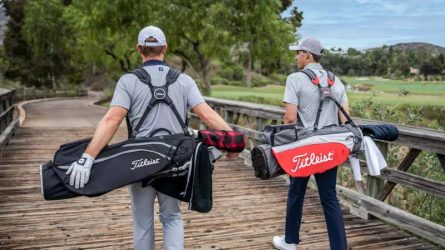 Túi golf Titleist có đa dạng mẫu mã với kiểu dáng, màu sắc khác nhau