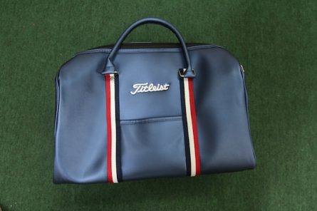 Túi đựng quần áo golf Titleist tiện lợi, được golfer ưa chuộng sử dụng