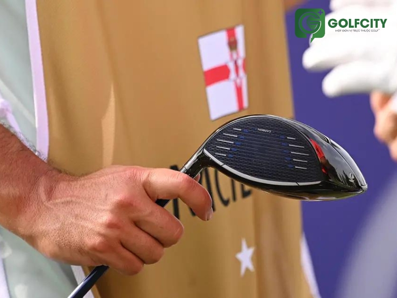 Bộ gậy nhanh chóng xuất hiện trong BTS gậy của golfer chuyên nghiệp Rory McIlroy