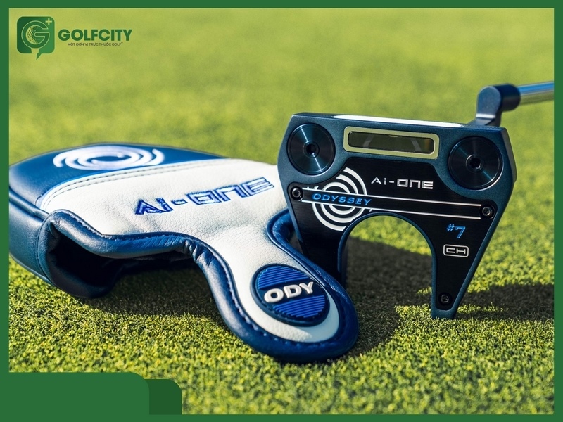 Kiểu dáng mallet kết hợp với miếng chèn urethane Ai-ONE, giúp các golfer ổn định tốc độ bóng