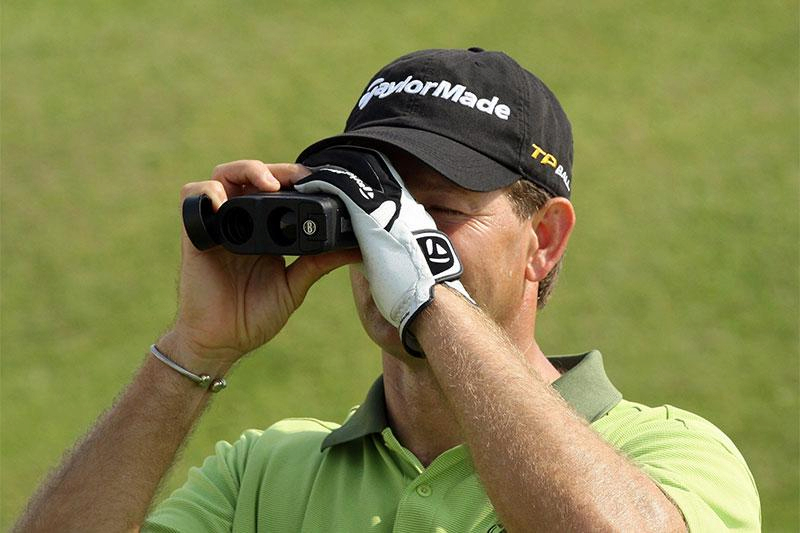 Golfer nên chọn mua ống nhòm golf đến từ các thương hiệu uy tín để đảm bảo chất lượng