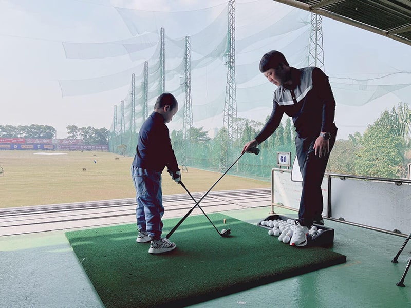 Học golf với giảng viên nước ngoài của IGA