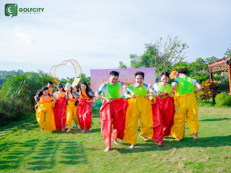 Hòa Bình Gọi Tên! Golfcity "Cháy Hết Mình" Với Team Building Tháng 8