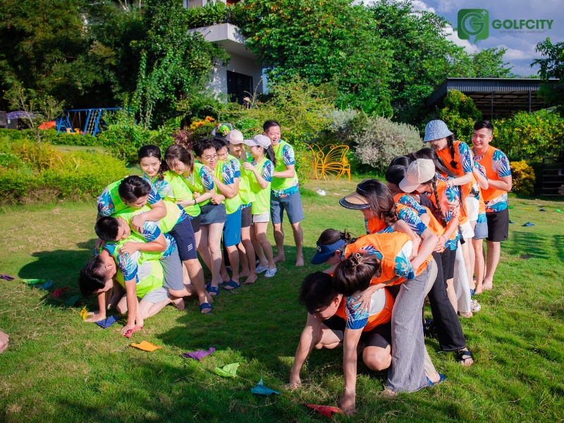 Hòa Bình Gọi Tên! Golfcity "Cháy Hết Mình" Với Team Building Tháng 8