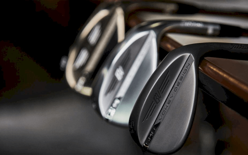 Gậy Titleist SM8 có kiểu dáng thanh mảnh, nhỏ gọn với phần mặt sau bóng bẩy