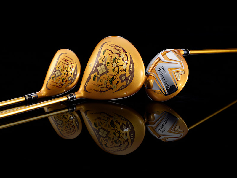 Honma Aizu còn khẳng định giá trị cao cấp thông qua lớp mạ vàng 24K