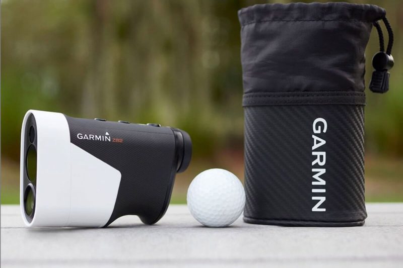 Garmin Approach Z82 có thể hoạt động liên tục trong vòng 15 tiếng đồng hồ