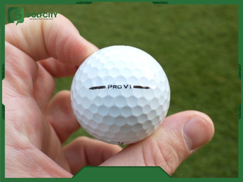 Bóng Golf Titleist Pro V1 2025