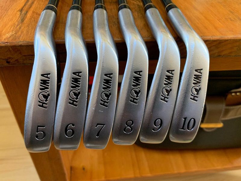 Gậy golf sắt cũ được nhiều golfer lựa chọn
